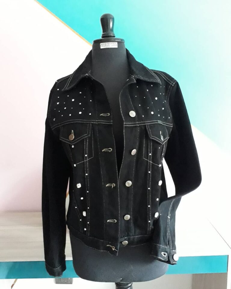 Chaqueta Negra con Strass - Imagen 4